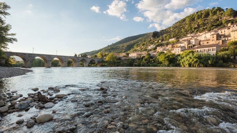 Canoë sur l’Orb à Roquebrun : parcours, navettes et sécurité