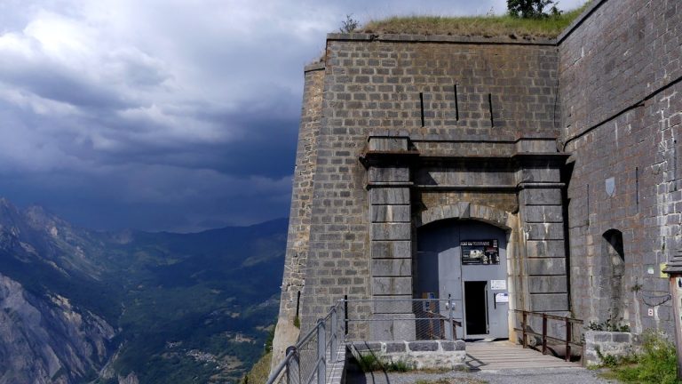 Orage en randonnée : météo, foudre et bons réflexes pour rester en sécurité